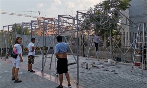 西安推拉雨篷定制：量身打造